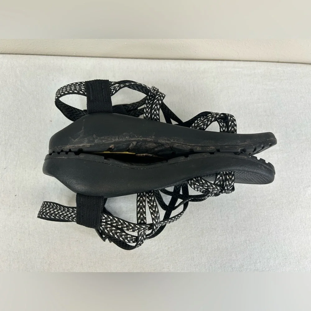Chaco Black White Strappy Sandals Womens 7 Beachy Travel Resort Casual Boho Swim - Picture 6 of 9